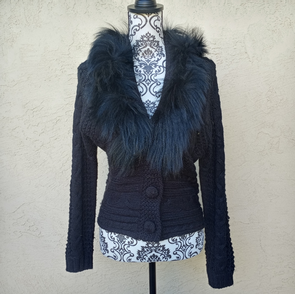 Feline knit cardigan with buttons